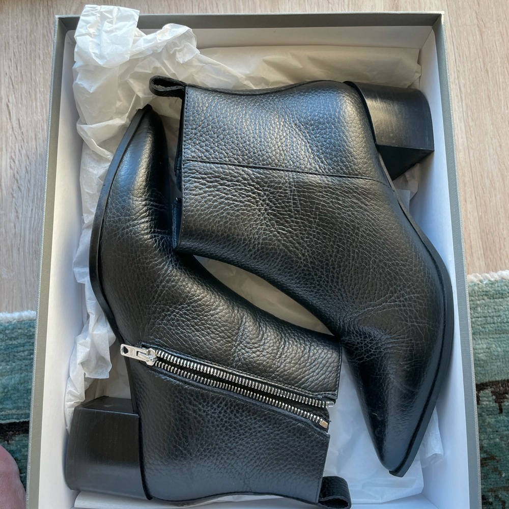 Everlane Boss boot